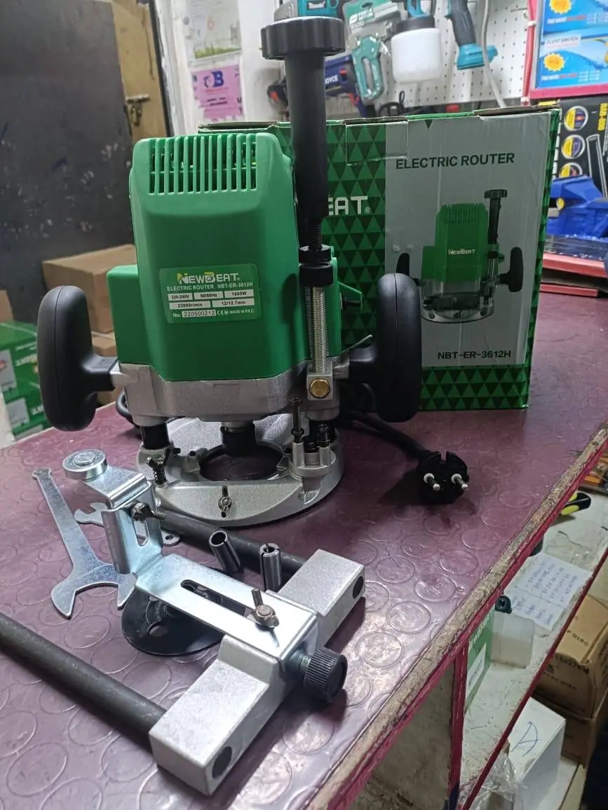 Heavy-Duty Plunge Router Machine